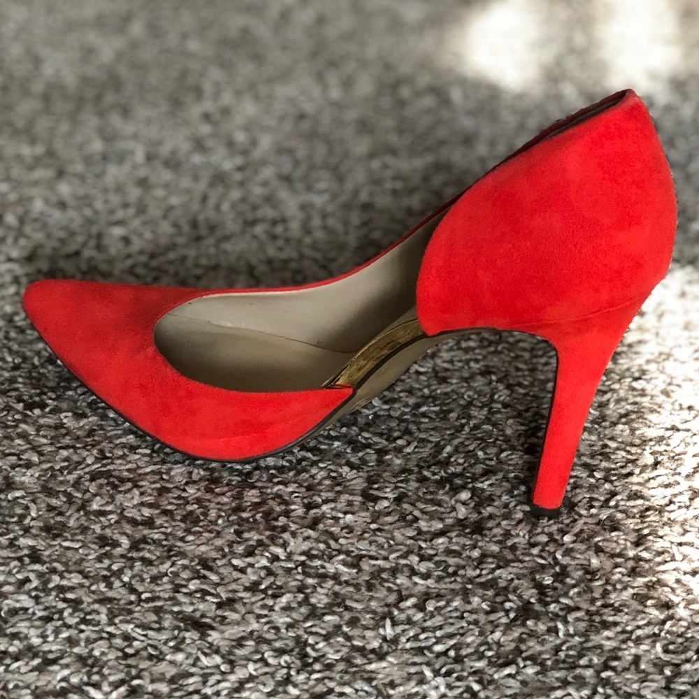 Merona Coral Pumps with gold accents